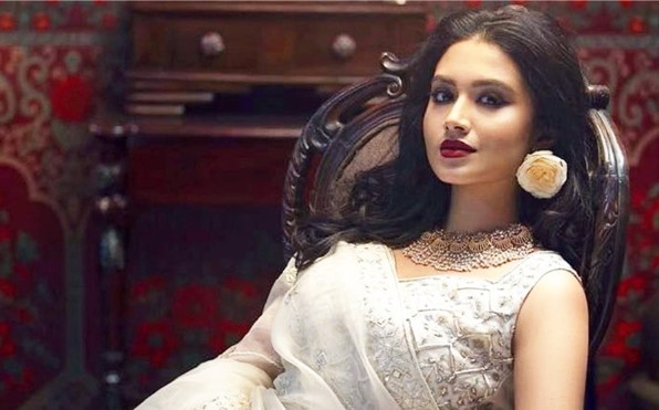 লিংক খুঁজতে মানা করেন অভিনেত্রী ফারিণ